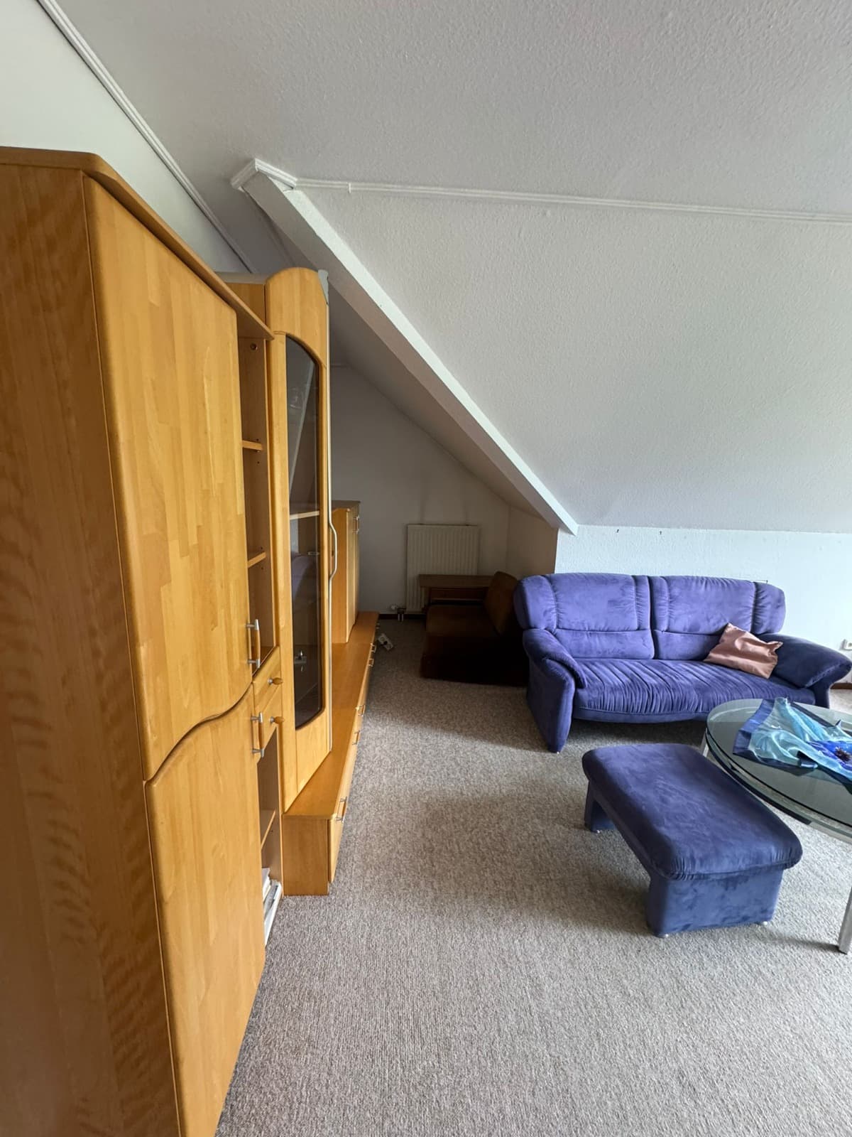 Studio mit Blick zur Loggia